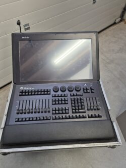 Infinity Chimp 300 W-DMX G1 incl flightcase