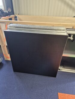 6 podiumdelen 1x1 meter (totaal 6m2) nieuw incl toebehoren